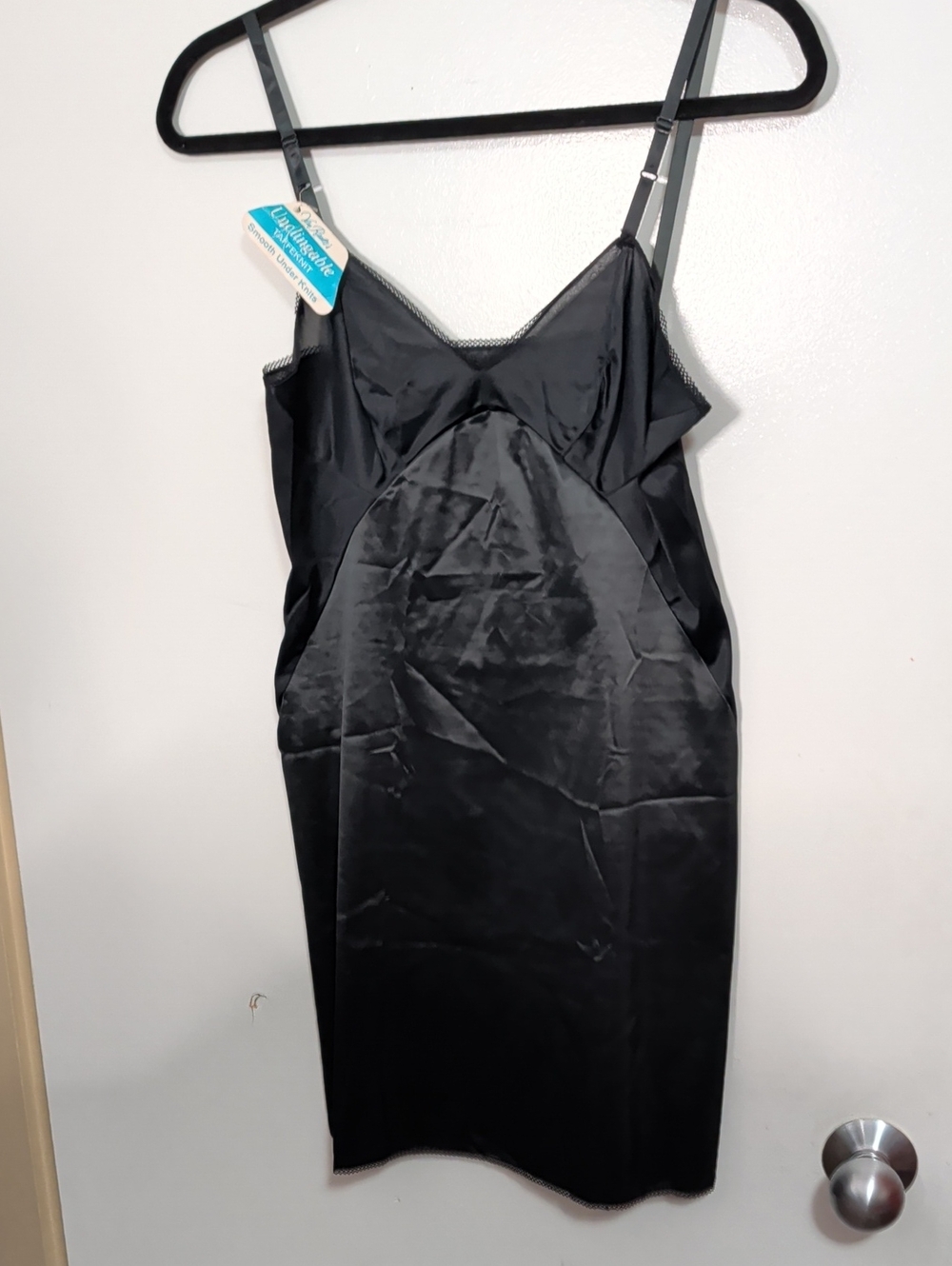 Vintage VanRealte's unclingable raffeknit smooth ubderknit slip black small